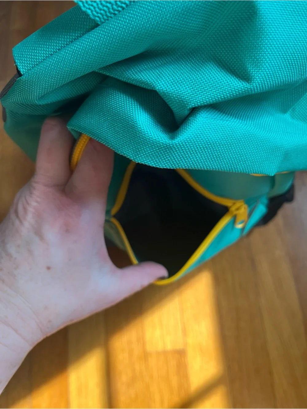 WILO Backpack Green Grey Yellow Read Stain